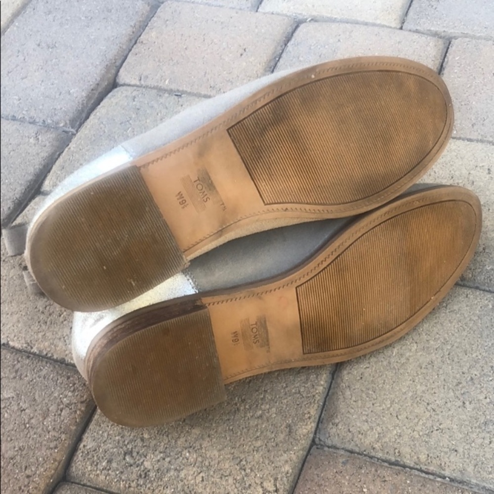 (Sold) TOMS Ella Desert Taupe Suede Metallic Boo - Picture 8 of 8